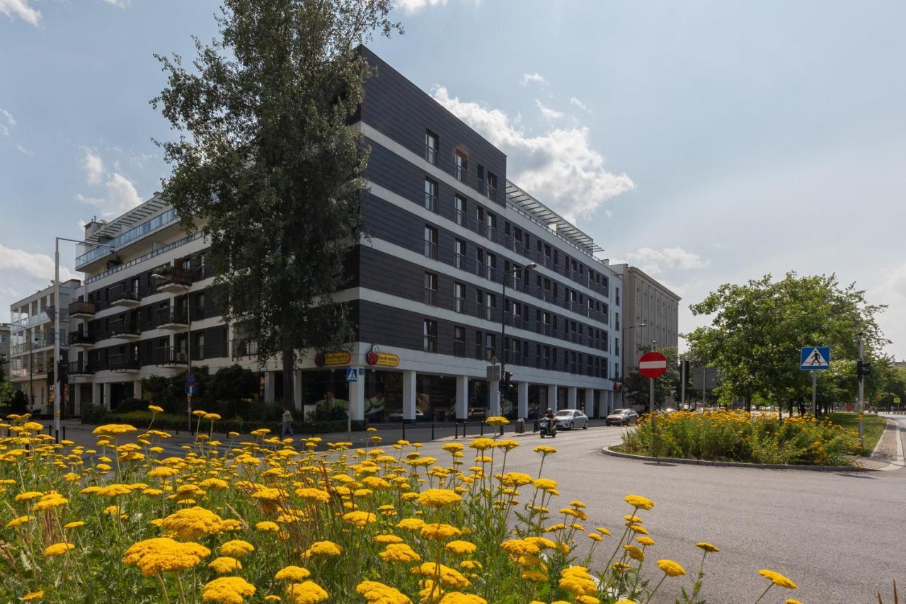 Stylish & Trendy 1 Bedroom Apartment Wola With Parking By Renters Varsóvia Exterior foto
