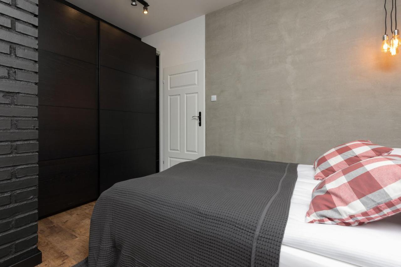 Stylish & Trendy 1 Bedroom Apartment Wola With Parking By Renters Varsóvia Exterior foto
