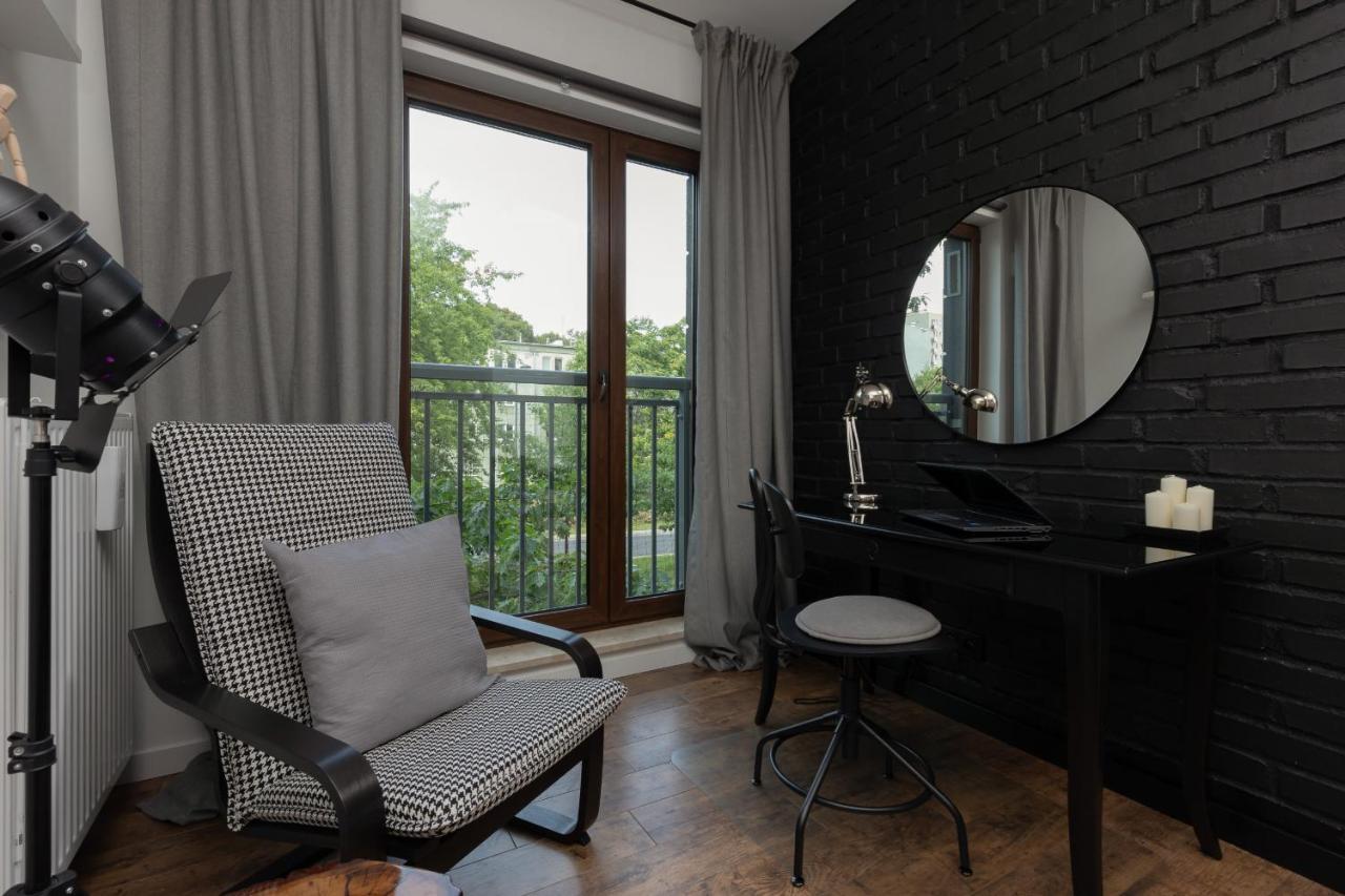 Stylish & Trendy 1 Bedroom Apartment Wola With Parking By Renters Varsóvia Exterior foto